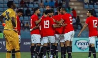 منتخب مصر بالأحمر و كاب فيردي بالأزرق