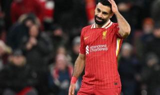 محمد صلاح يتجاهل ميسي ورونالدو ويفضل هذا اللاعب