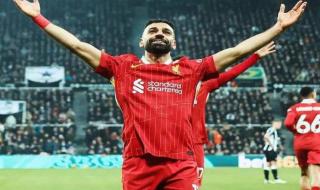 محمد صلاح يقود ليفربول لتحطيم توتنهام بثلاثية في الشوط الأول (فيديو)