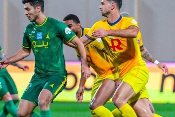 محمد شريف يواجه شبح الغياب عن الخليج ضد الهلال بالدوري السعودي